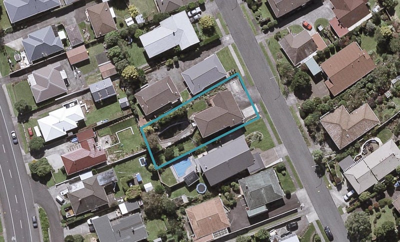 12 Kellyville Heights, Merrilands, New Plymouth - Carousel 1