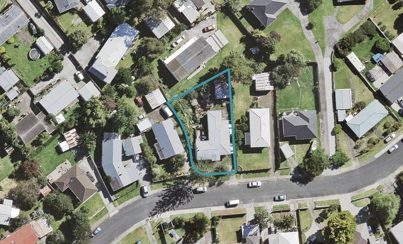 24 Lendic Avenue, Henderson, Auckland - Carousel 1