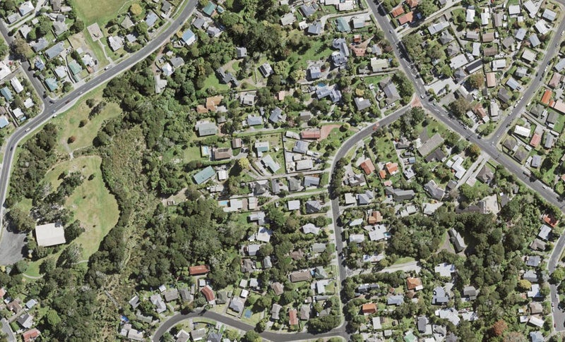 11 Konini Road, Titirangi, Auckland - Carousel 1