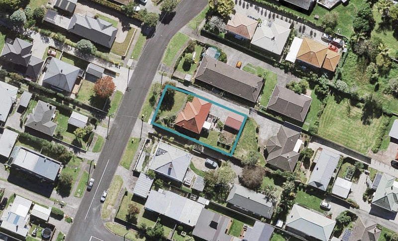111 Lynwood Road, New Lynn, Auckland - Carousel 1