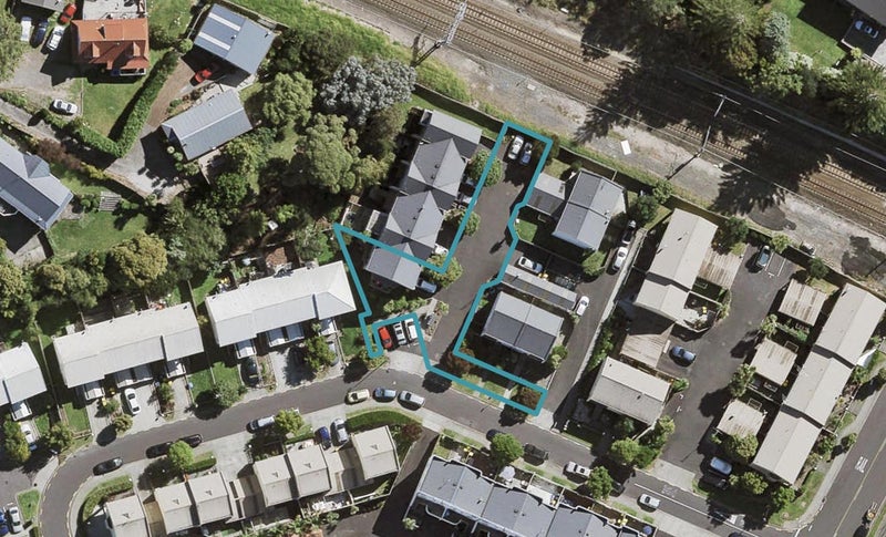 19 Winery Way, Henderson, Auckland - Carousel 1