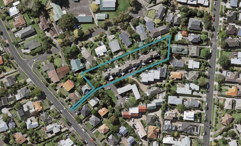 8/31 Meadowbank Road, Meadowbank, Auckland - Carousel 1