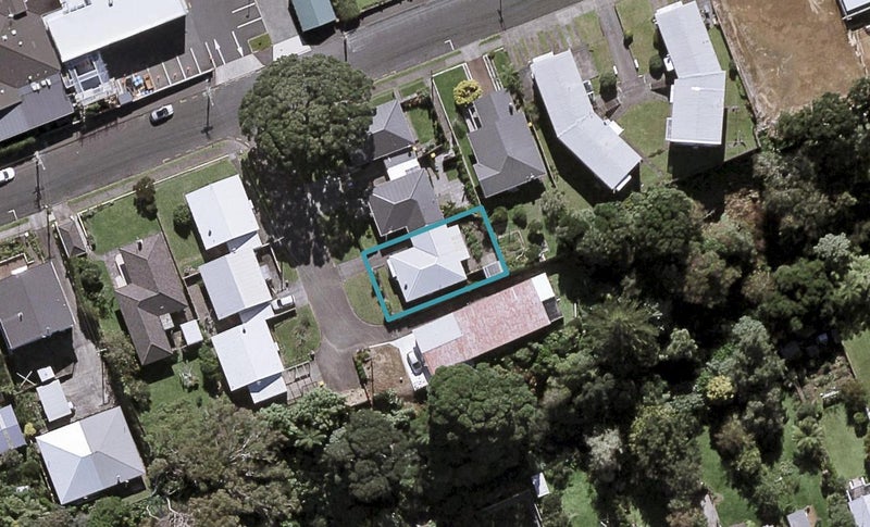 1B Duke Place, New Plymouth, New Plymouth - Carousel 1