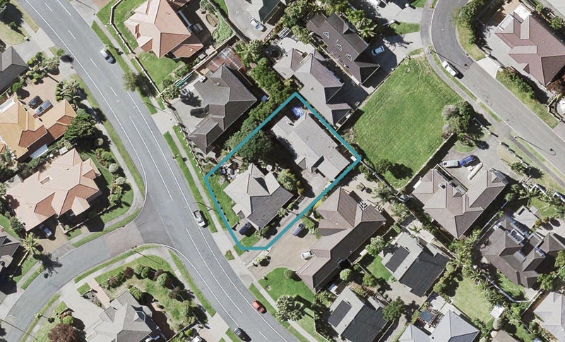 2/40 Jane Eyre Drive, Somerville, Auckland - Carousel 1