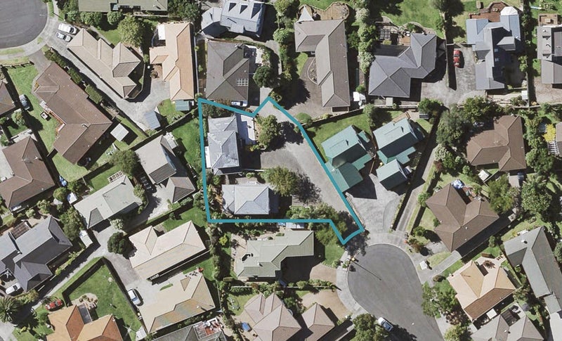1/18 Solana Court, Botany Downs, Auckland - Carousel 1