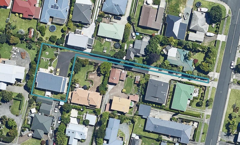 25 Goods Road, Otumoetai, Tauranga - Carousel 1