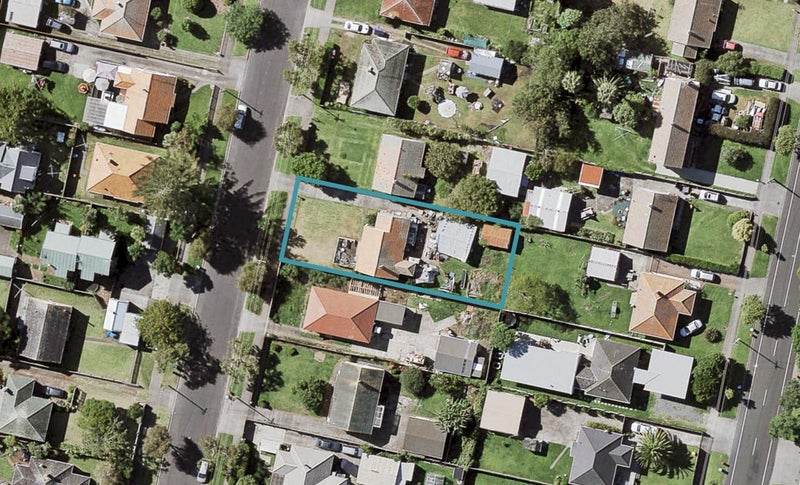 16 Tamatea Avenue, Point England, Auckland - Carousel 1