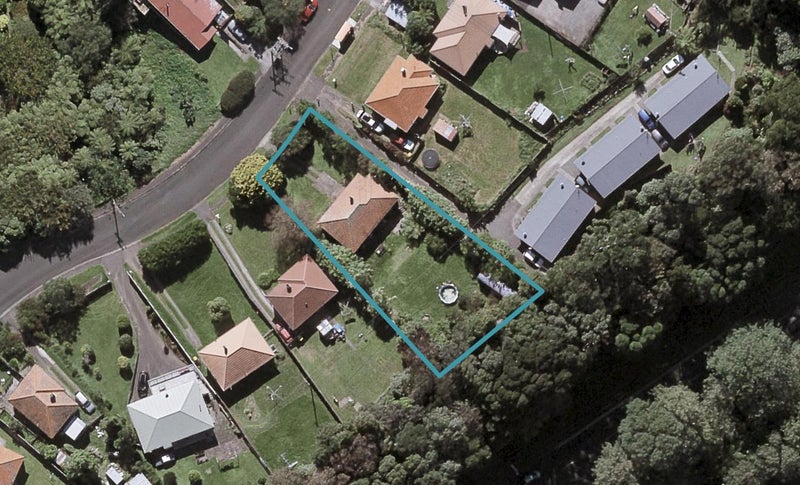 105 Glenpark Avenue, Frankleigh Park, New Plymouth - Carousel 1