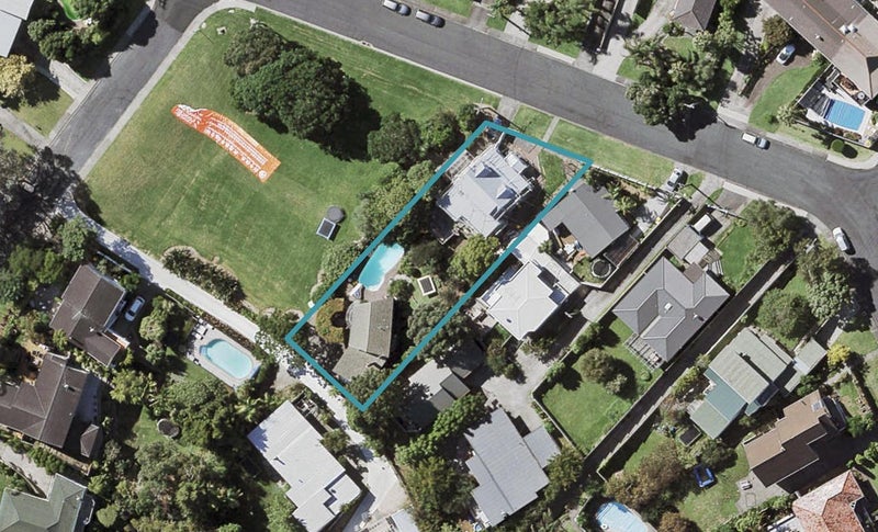2/17 Tobruk Crescent, Milford, Auckland - Carousel 1