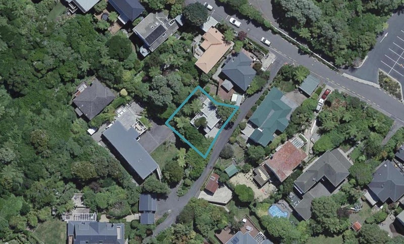 6 Glentui Grove, Khandallah, Wellington - Carousel 1