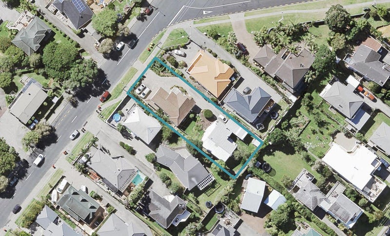 1/62 Browns Bay Road, Rothesay Bay, Auckland - Carousel 1