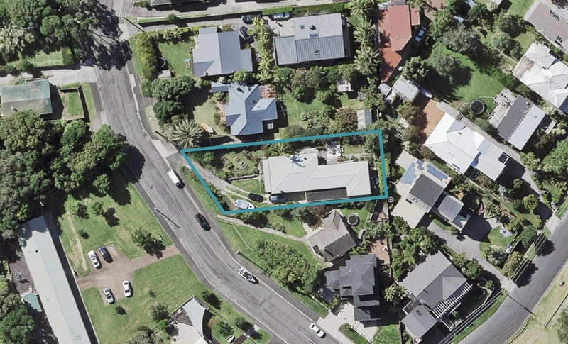 13 Handley Avenue, Narrow Neck, Auckland - Carousel 1