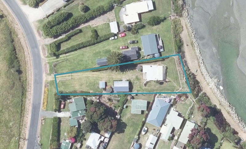 181 Mahia East Coast Road, Māhia - Carousel 1