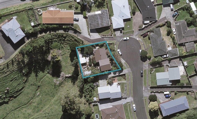 17 Bronte Place, Whalers Gate, New Plymouth - Carousel 1