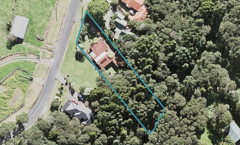 56 Grassmere Road, Henderson Valley, Auckland - Carousel 1