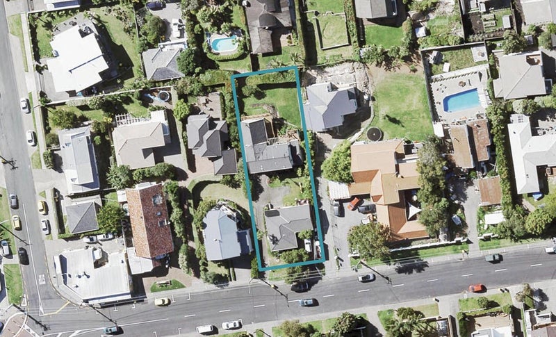 2/14 Montgomery Avenue, Rothesay Bay, Auckland - Carousel 1