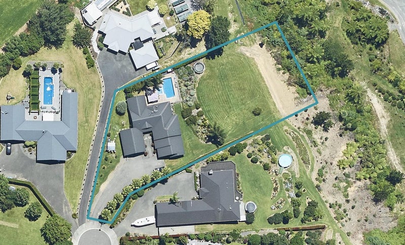 R/12 Georgia Grove, Pyes Pa, Tauranga - Carousel 1