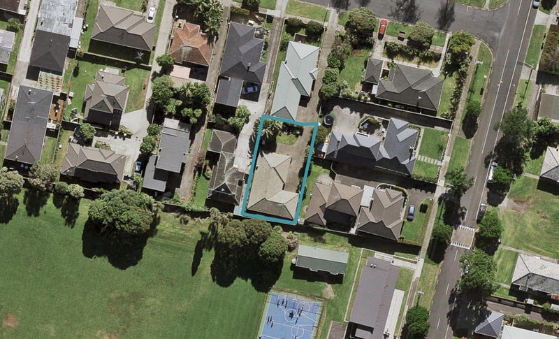 37 Boyd Avenue, Royal Oak, Auckland - Carousel 1