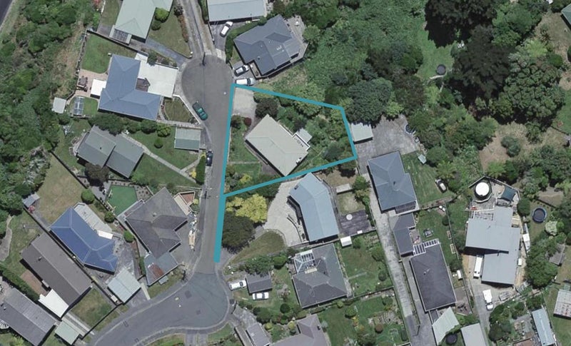 34 Lynda Avenue, Paparangi, Wellington - Carousel 1