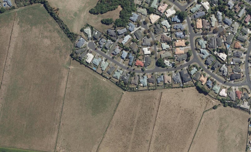 17 Friesian Place, Grandview Heights, Hamilton - Carousel 1