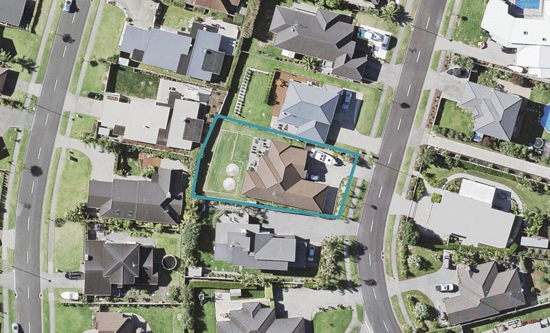 32 Columbia Crescent, Beachlands, Auckland - Carousel 1