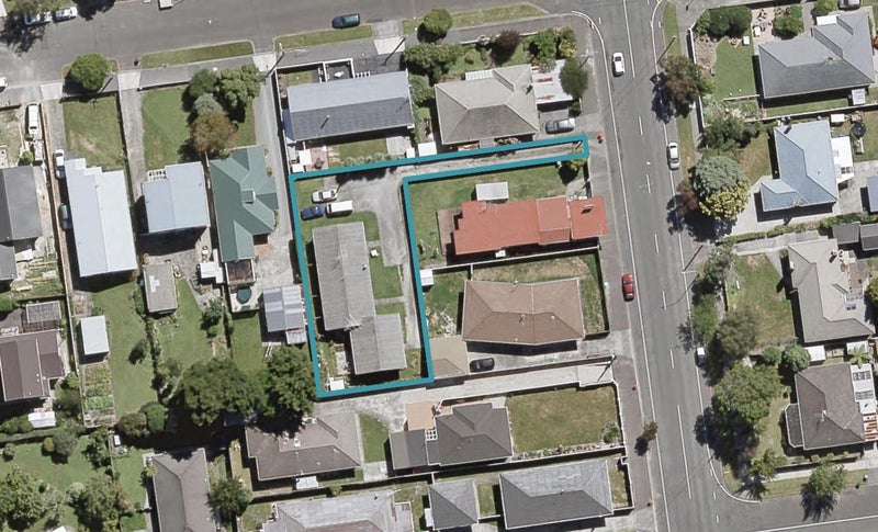 2/63A PINE AVE, CENTRAL, UPPER HUTT - Carousel 1