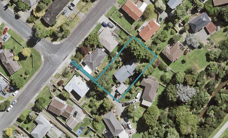 36 Chislehurst Street, Henderson, Auckland - Carousel 1