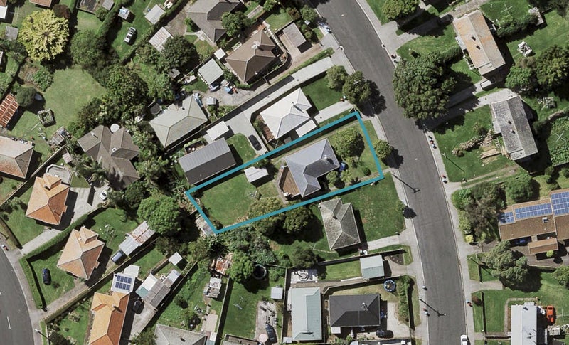 25 Coates Crescent, Panmure, Auckland - Carousel 1