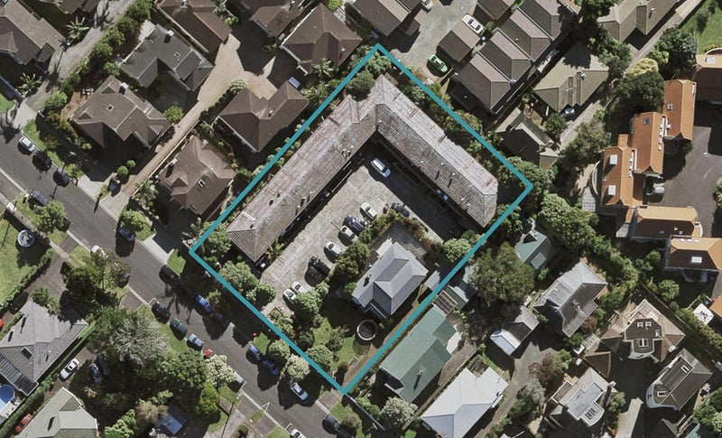 2/11 Tawera Road, Greenlane, Auckland - Carousel 1