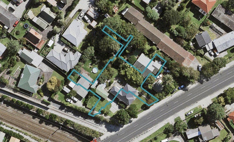 25 Red Arches Road, Henderson, Auckland - Carousel 1