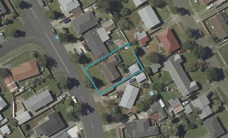 17 Amberley Avenue, Westbrook, Palmerston North - Carousel 1