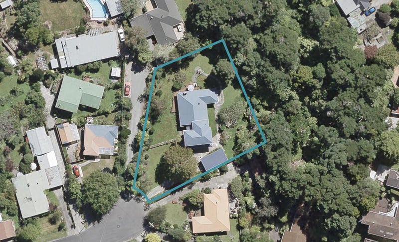 11 Birch Grove, Pinehaven, Upper Hutt - Carousel 1