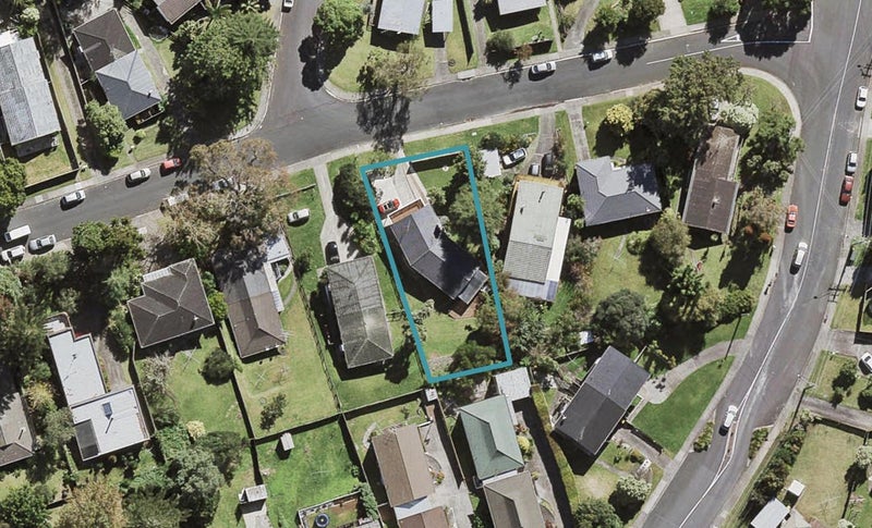 8 Ayton Drive, Totara Vale, Auckland - Carousel 1