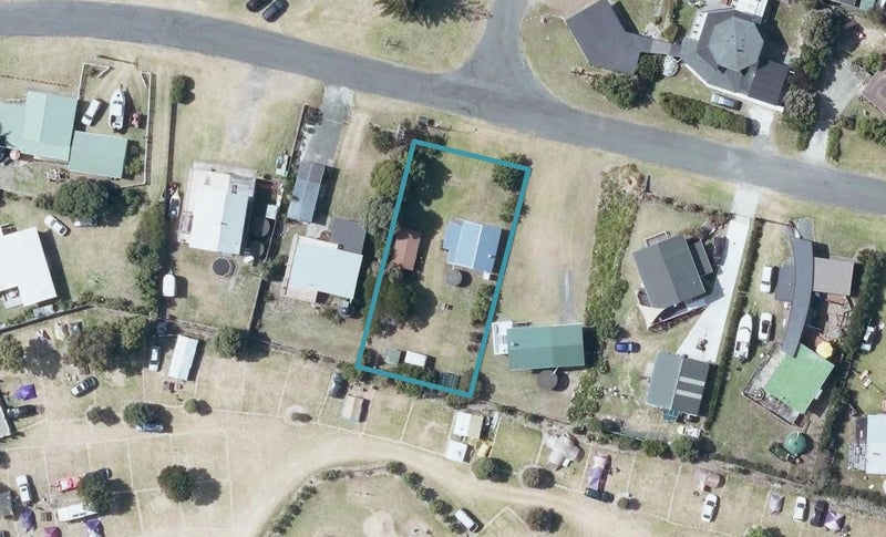 12 Kahawai Street, Māhia - Carousel 1