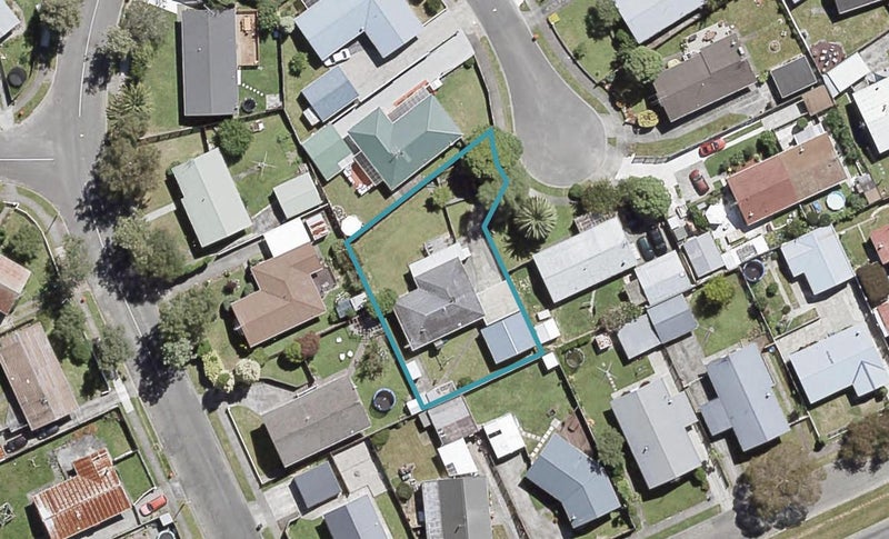 8 Kansas Grove, Totara Park, Upper Hutt - Carousel 1