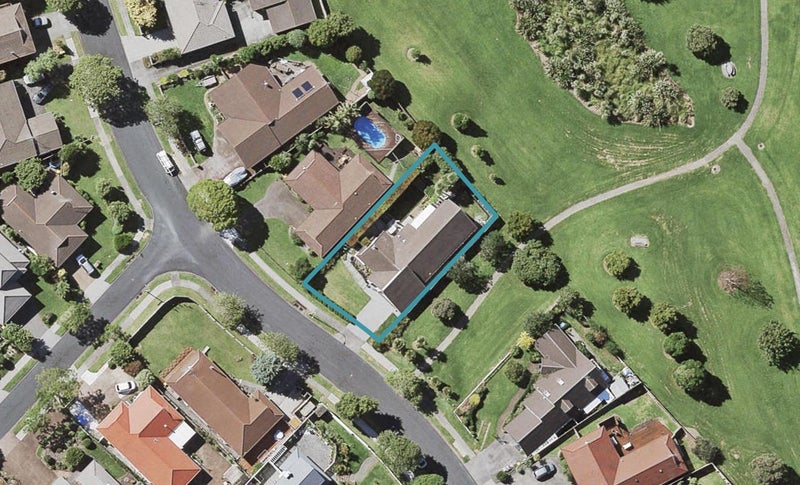 14 Leicester Parade, Somerville, Manukau - Carousel 1