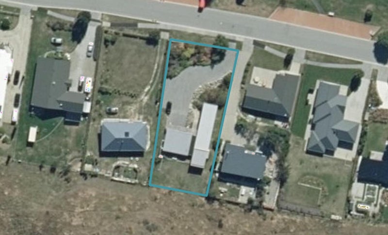 8 Allenby Place, Wanaka - Carousel 1