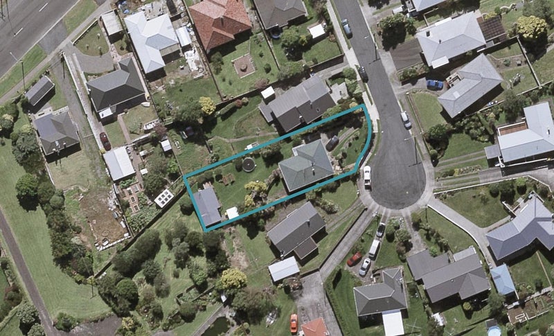 4 Hulke Crescent, Bell Block, New Plymouth - Carousel 1