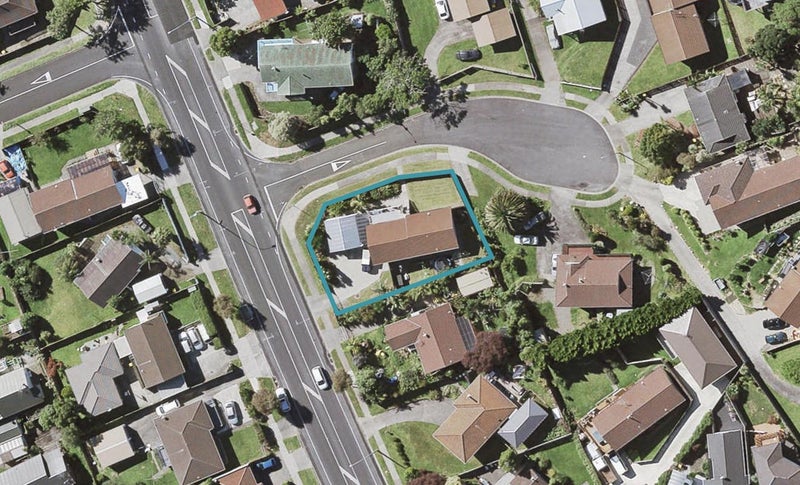 1 Marco Place, Highland Park, Auckland - Carousel 1