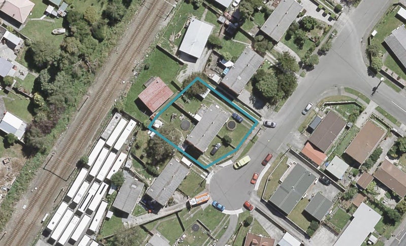 1/12 Eldon Grove, Taitā, Lower Hutt - Carousel 1