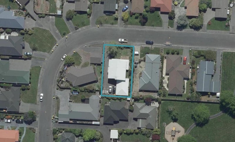33 Regency Crescent, Redwood, Christchurch - Carousel 1