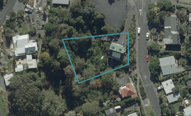 4 Moerangi Street, Broad Bay, Dunedin - Carousel 1