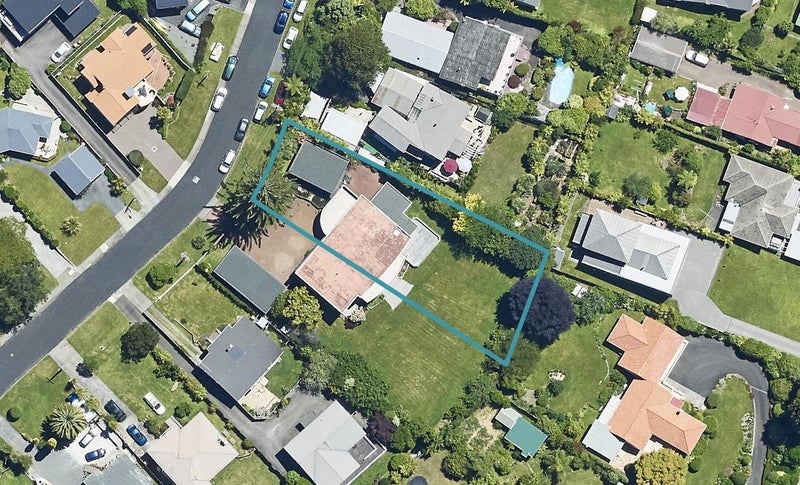 17 Grand Vue Road, Kawaha Point, Rotorua - Carousel 1