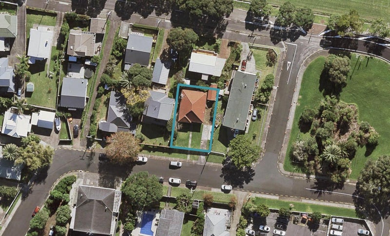 6 Nelson Avenue, Northcote Point, Auckland - Carousel 1