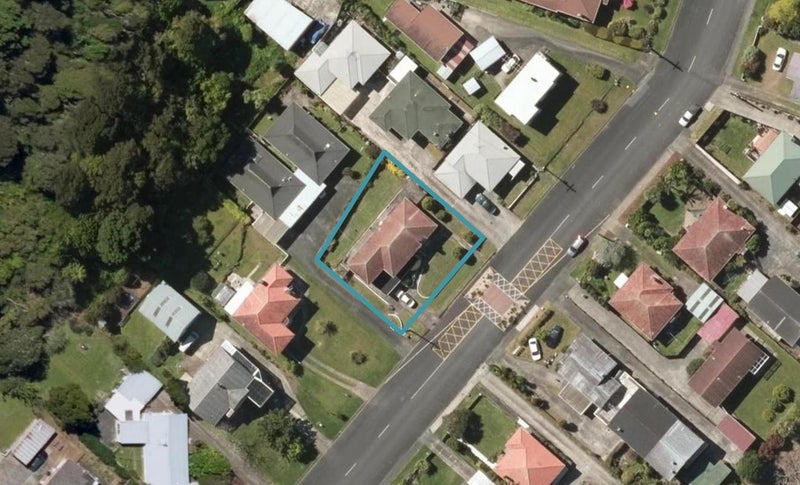 14 Fifth Avenue, Avenues, Whangarei - Carousel 1