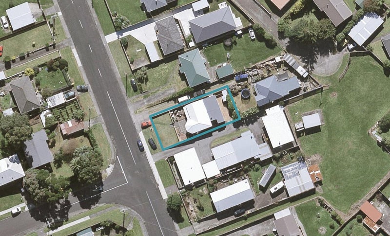 22 Paritutu Road, Spotswood, New Plymouth - Carousel 1