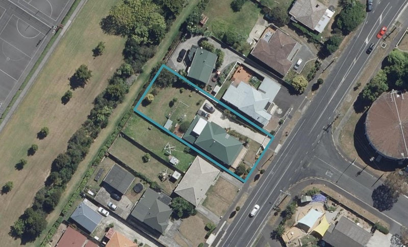 84 Forest Lake Road, Forest Lake, Hamilton - Carousel 1