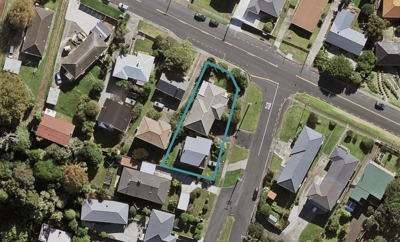 1/37 Exmouth Road, Northcote, Auckland - Carousel 1