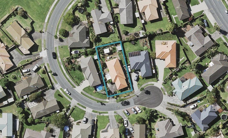 14 Brompton Place, Burswood, Auckland - Carousel 1