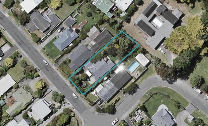 13 Vaucluse Avenue, Paraparaumu Beach, Paraparaumu - Carousel 1